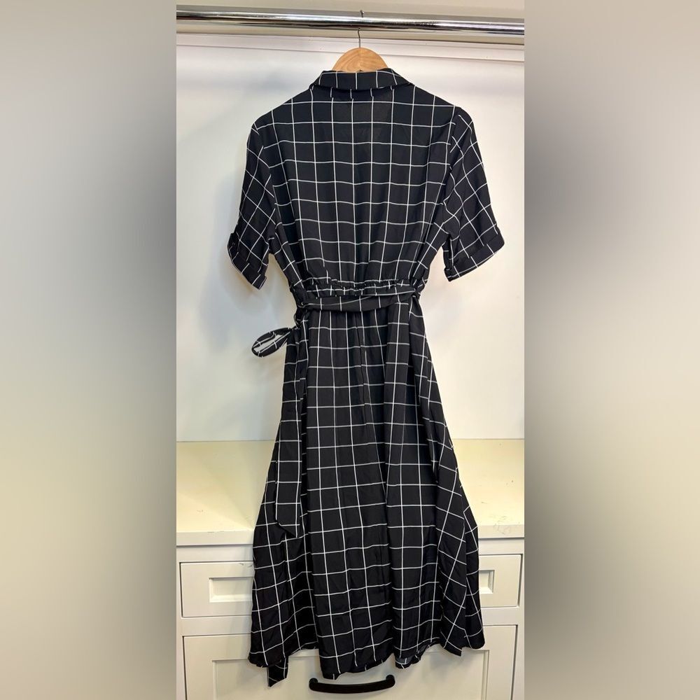 NWT BloomChic Black Windowpane Midi Shirt Dress with Tie Waist - Picture 4 of 5